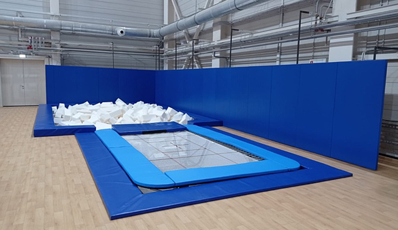 Мягкий бассейн и стеновые протекторы